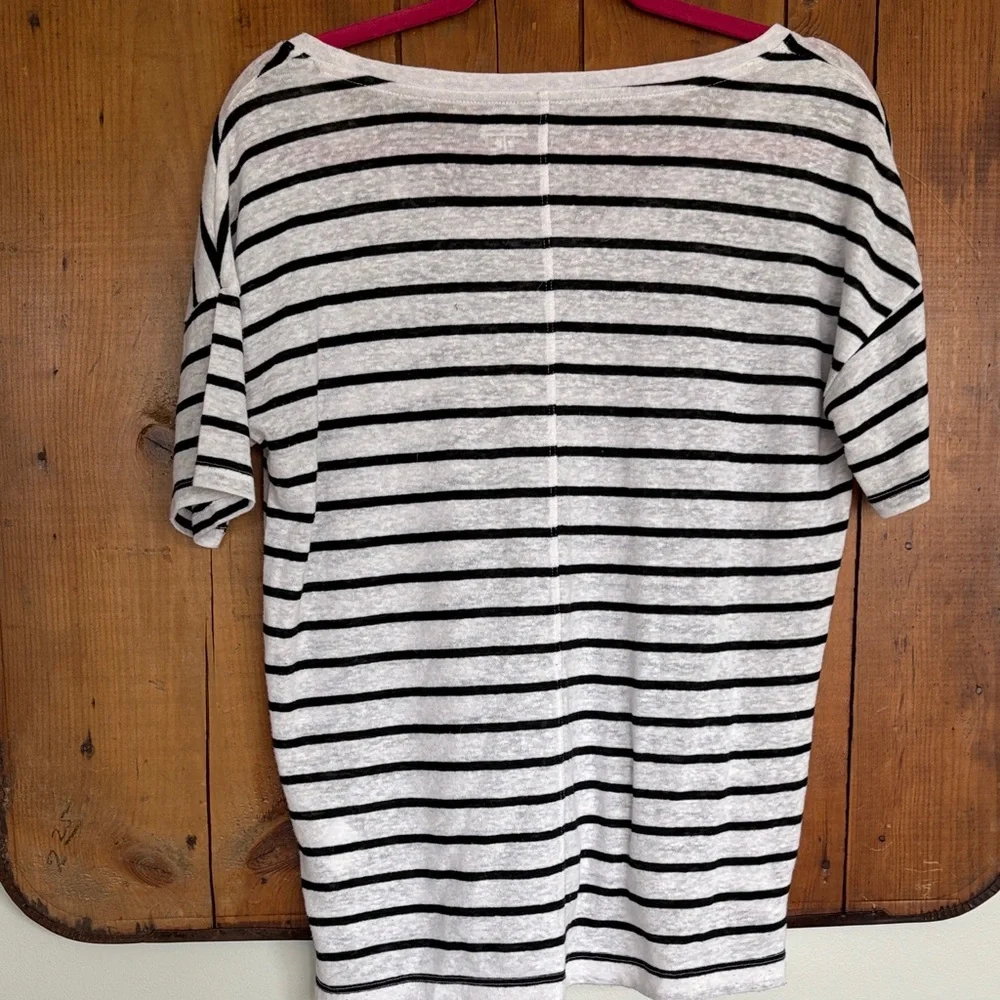 Old Navy Black and White Striped Short Sleeve Tee - Picture 4 of 4